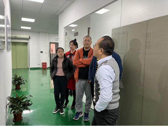2022年12月6日德中激光智能科技有限公司魏總一行人來深圳星火自動(dòng)化科技公司參觀